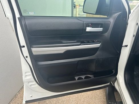 Used 2019 Toyota Tundra SR5 w/ SR5 Upgrade Package image 13