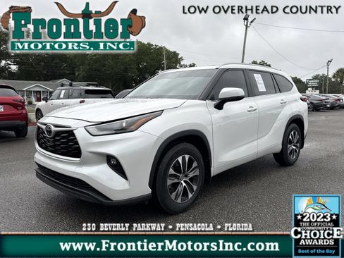 Used 2023 Toyota Highlander XLE FWD image 1