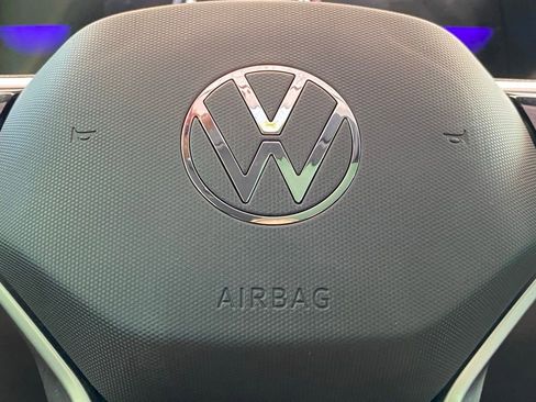 Used 2024 Volkswagen Tiguan SE R-Line FWD image 18