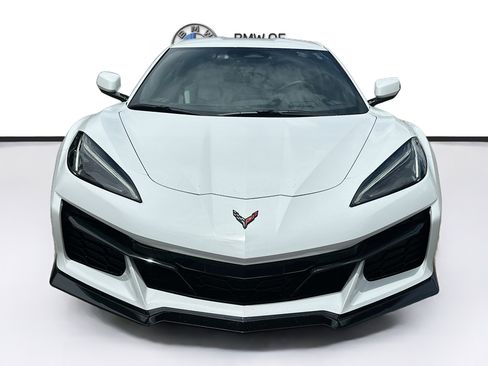 Used 2024 Chevrolet Corvette Z06 RWD image 2