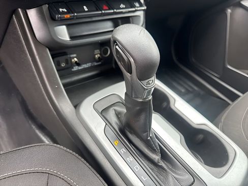 Used 2022 Chevrolet Colorado LT w/ Fleet Safety Package image 15