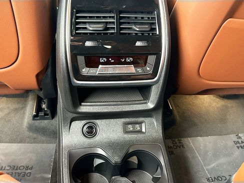 New 2026 BMW X7 M60i image 21