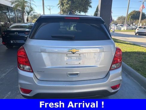 Used 2022 Chevrolet Trax LS w/ Tint and Cruise Package image 15