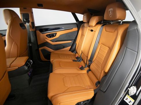 Used 2025 Lamborghini Urus S AWD/4WD image 38