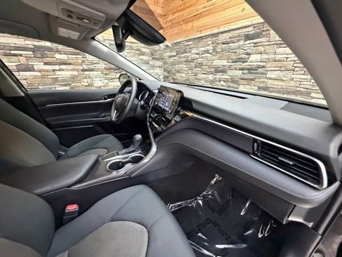 Used 2022 Toyota Camry LE w/ Convenience Package FWD image 15