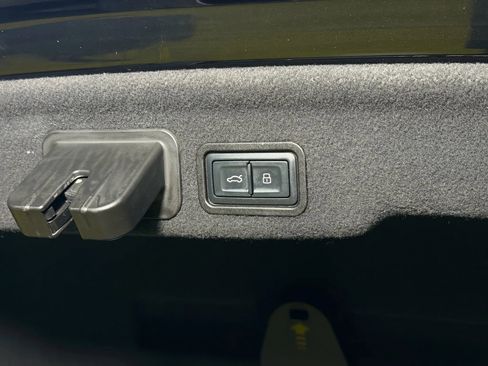 Used 2017 Audi A8 L 3.0T w/ Executive Package image 15