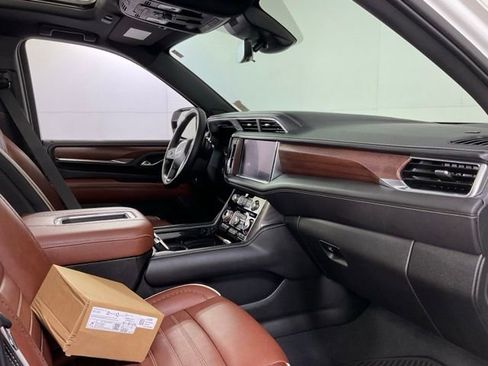 Used 2024 GMC Yukon XL Denali Ultimate image 35