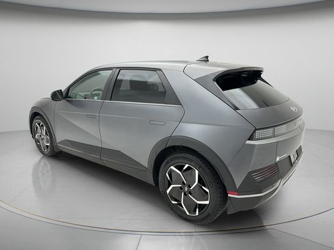 Used 2024 Hyundai Ioniq 5 SEL AWD/4WD image 4