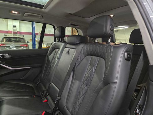 Used 2024 BMW X7 xDrive40i AWD/4WD image 17
