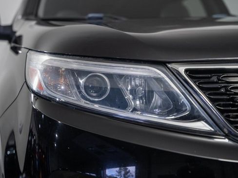 Used 2014 Kia Sorento LX w/ LX V6 Convenience Package image 13