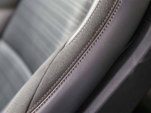 Certified 2024 Lincoln Nautilus Reserve w/ Equipment Group 202A image 33