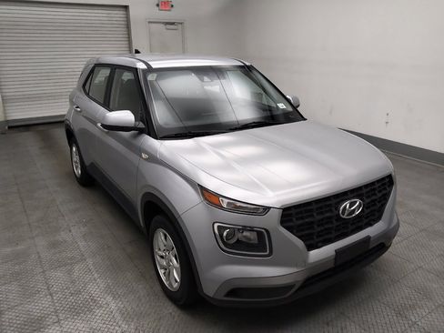 Used 2021 Hyundai Venue SE FWD image 13