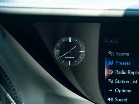 Used 2019 Lexus LS 500 F Sport w/ Accessory Package (Z2) AWD/4WD image 34