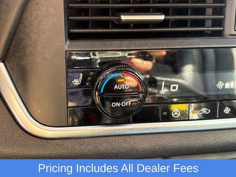Certified 2024 Nissan Rogue SV w/ SV Premium Package AWD/4WD image 15