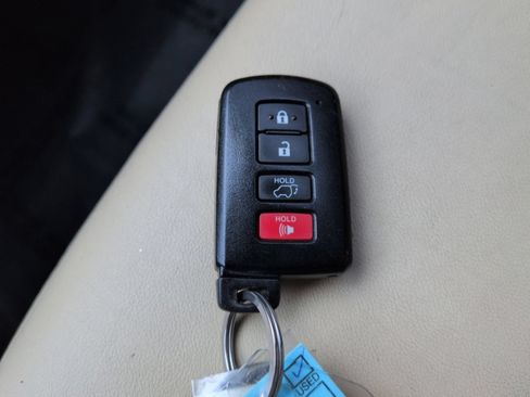 Used 2016 Toyota Highlander XLE AWD/4WD image 36