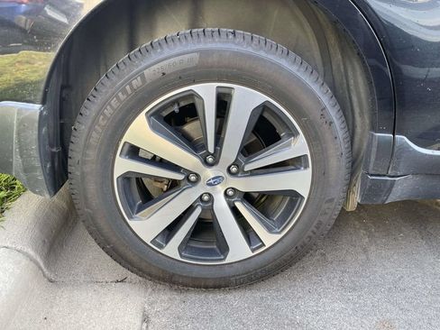 Used 2019 Subaru Outback 2.5i Limited w/ Popular Package #2 AWD/4WD image 5
