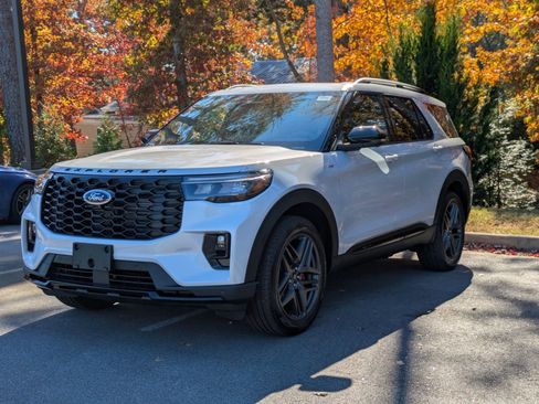 New 2026 Ford Explorer ST-Line w/ ST-Line Street Pack AWD/4WD image 6