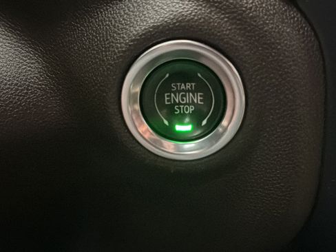 Used 2019 GMC Sierra 1500 SLT w/ X31 Off-Road Package AWD/4WD image 16
