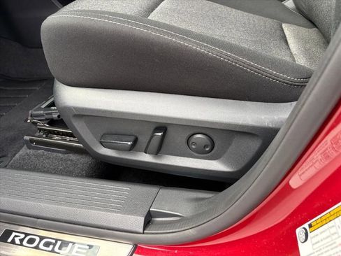 Certified 2025 Nissan Rogue SV image 16
