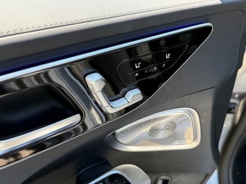 Used 2025 Mercedes-Benz C 300 Sedan image 17