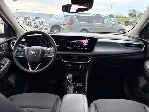 Used 2025 Buick Encore GX Preferred FWD image 17