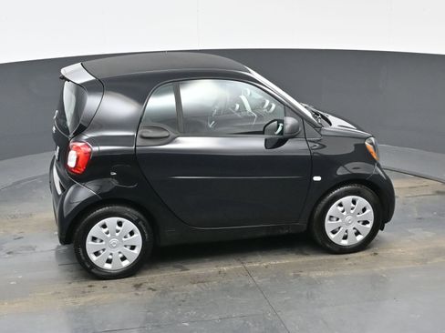 Used 2016 smart fortwo passion image 33