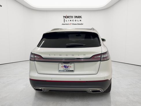 Used 2022 Lincoln Nautilus Reserve FWD image 4