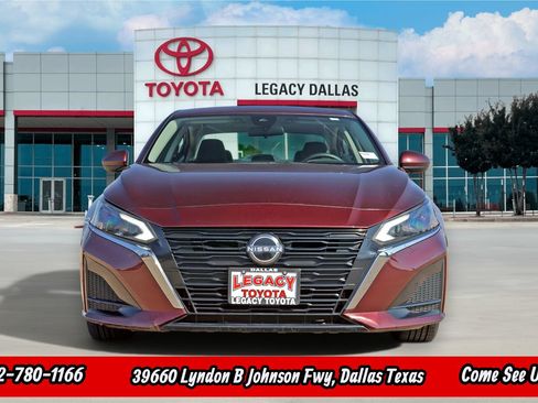 Used 2023 Nissan Altima 2.5 SV AWD/4WD image 5