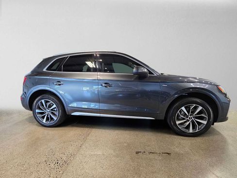 Used 2023 Audi Q5 2.0T Premium Plus w/ Premium Plus Package AWD/4WD image 2
