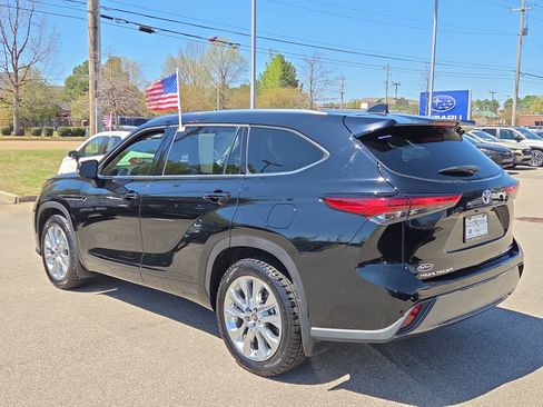 Used 2023 Toyota Highlander Limited AWD/4WD image 5