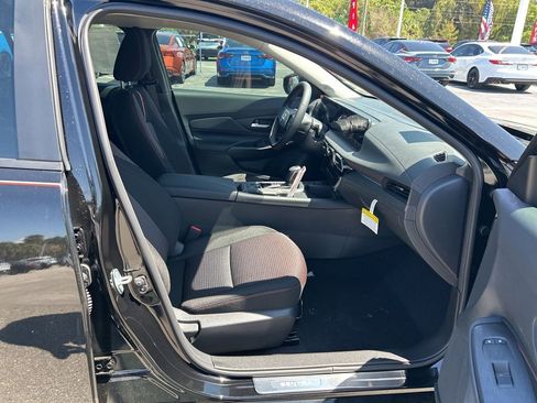 New 2026 Nissan Sentra SR w/ Floor Mat Package FWD image 40