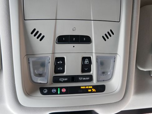 Used 2022 GMC Terrain Denali image 23