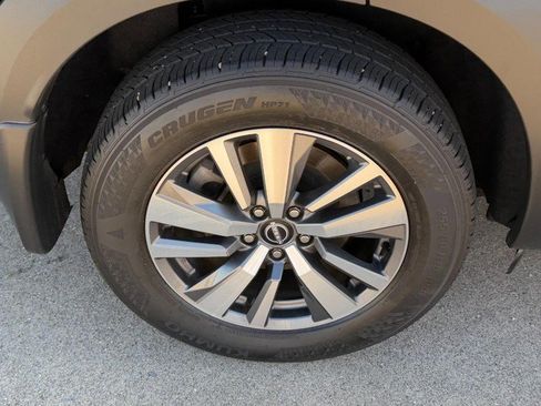 Used 2025 Nissan Pathfinder SL FWD image 10