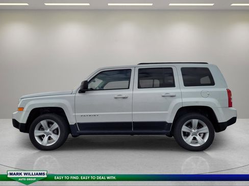 Used 2013 Jeep Patriot Latitude w/ Sun/Sound Group AWD/4WD image 7