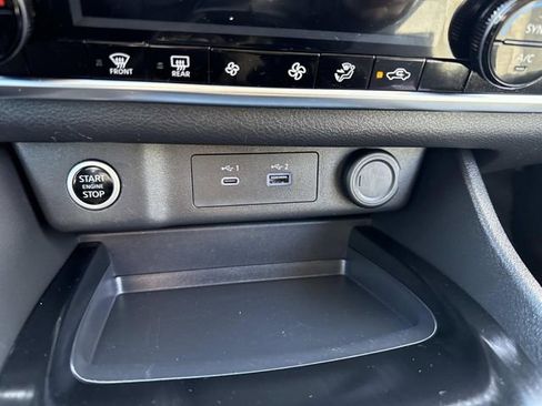 Used 2023 Nissan Rogue SV image 26