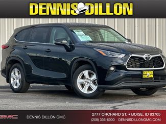 Used 2022 Toyota Highlander LE video 1