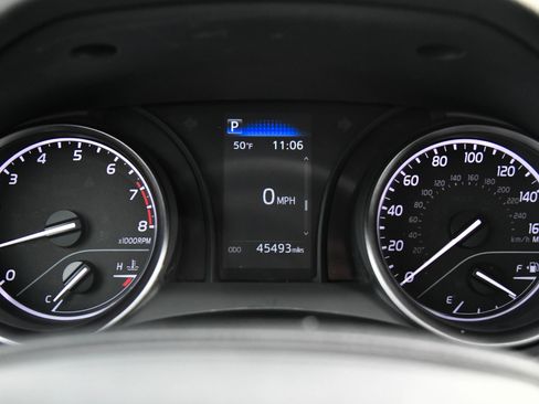 Used 2024 Toyota Camry SE image 27