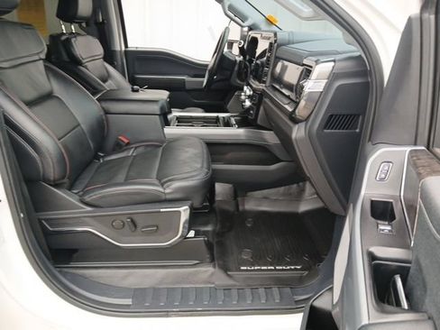 Used 2024 Ford F250 Lariat w/ Lariat Ultimate Package AWD/4WD image 39