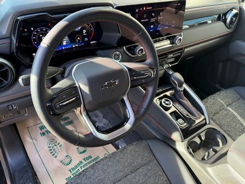 Used 2024 Chevrolet Colorado Z71 w/ Z71 Convenience Package 2 image 11