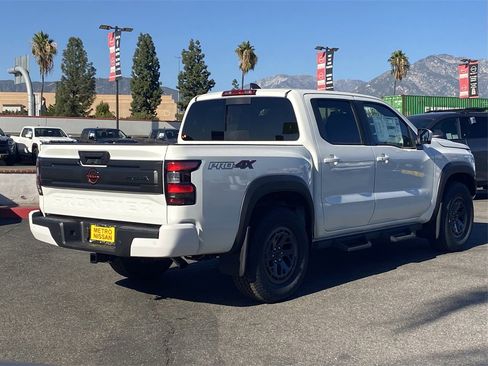 New 2026 Nissan Frontier PRO-4X w/ Pro-4x Convenience Package image 2