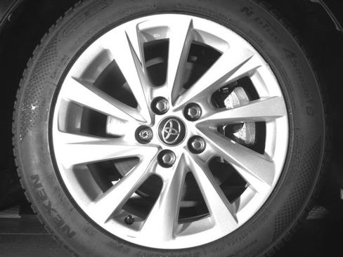 Used 2024 Toyota Camry SE FWD image 10