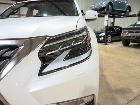 Used 2021 Lexus GX 460 Premium w/ Premium Package AWD/4WD image 40