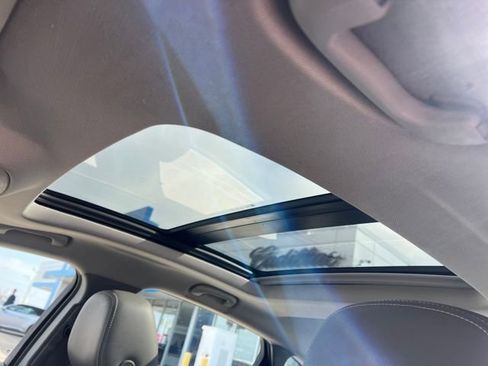 Used 2018 Chevrolet Impala LT image 11