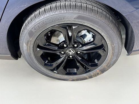 Certified 2025 Honda Accord SE image 36