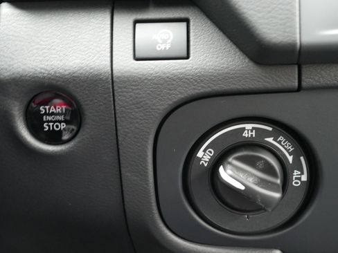 New 2026 Nissan Frontier SV AWD/4WD image 8