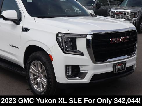 Used 2023 GMC Yukon XL SLE AWD/4WD image 2