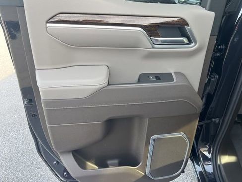 New 2026 GMC Sierra 1500 SLE w/ Preferred Package image 17