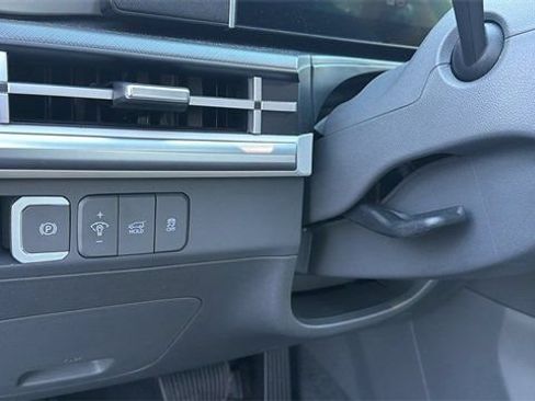 Certified 2025 Hyundai Santa Fe SEL AWD/4WD image 17