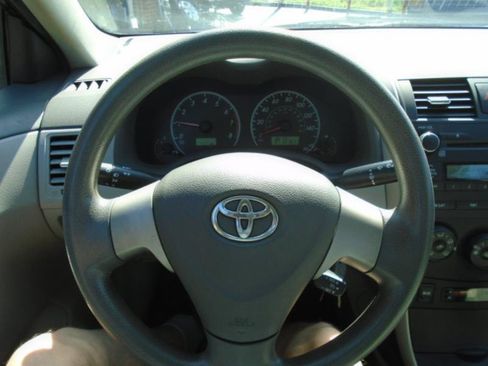Used 2010 Toyota Corolla LE FWD image 12