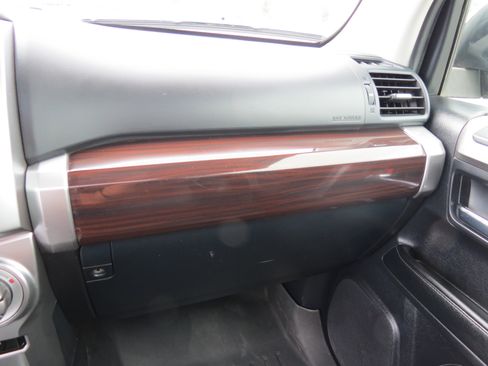 Used 2014 Toyota 4Runner Limited image 18